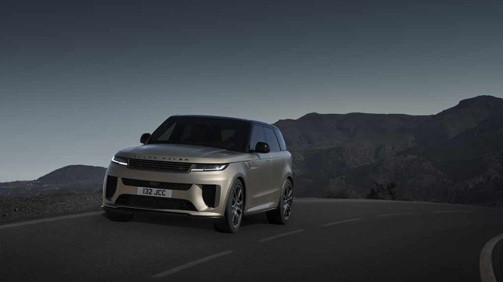 The 2024 Range Rover Sport SV in Photo