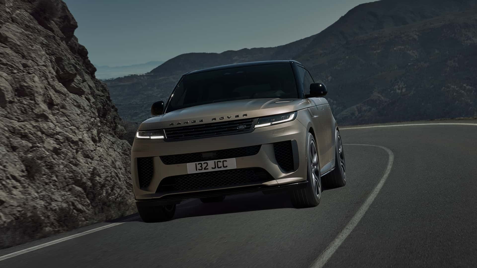 2024 Range Rover Sport SV bows with 626