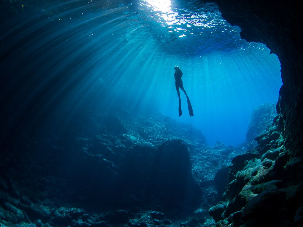 Freediving Wallpaper. Underwater