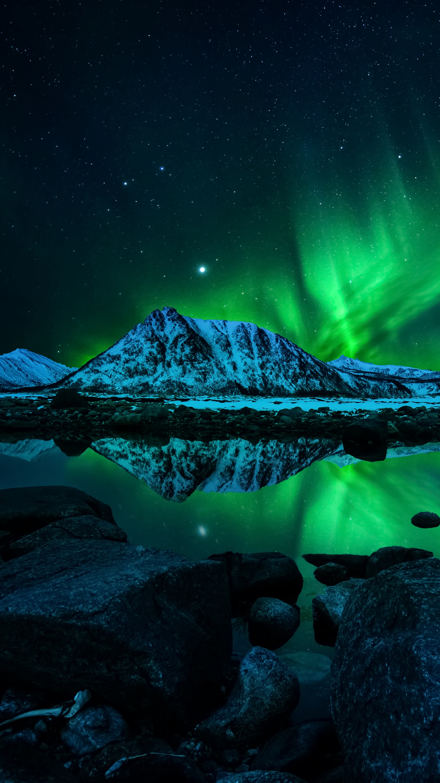 Aurora Borealis Wallpaper 4K, Night