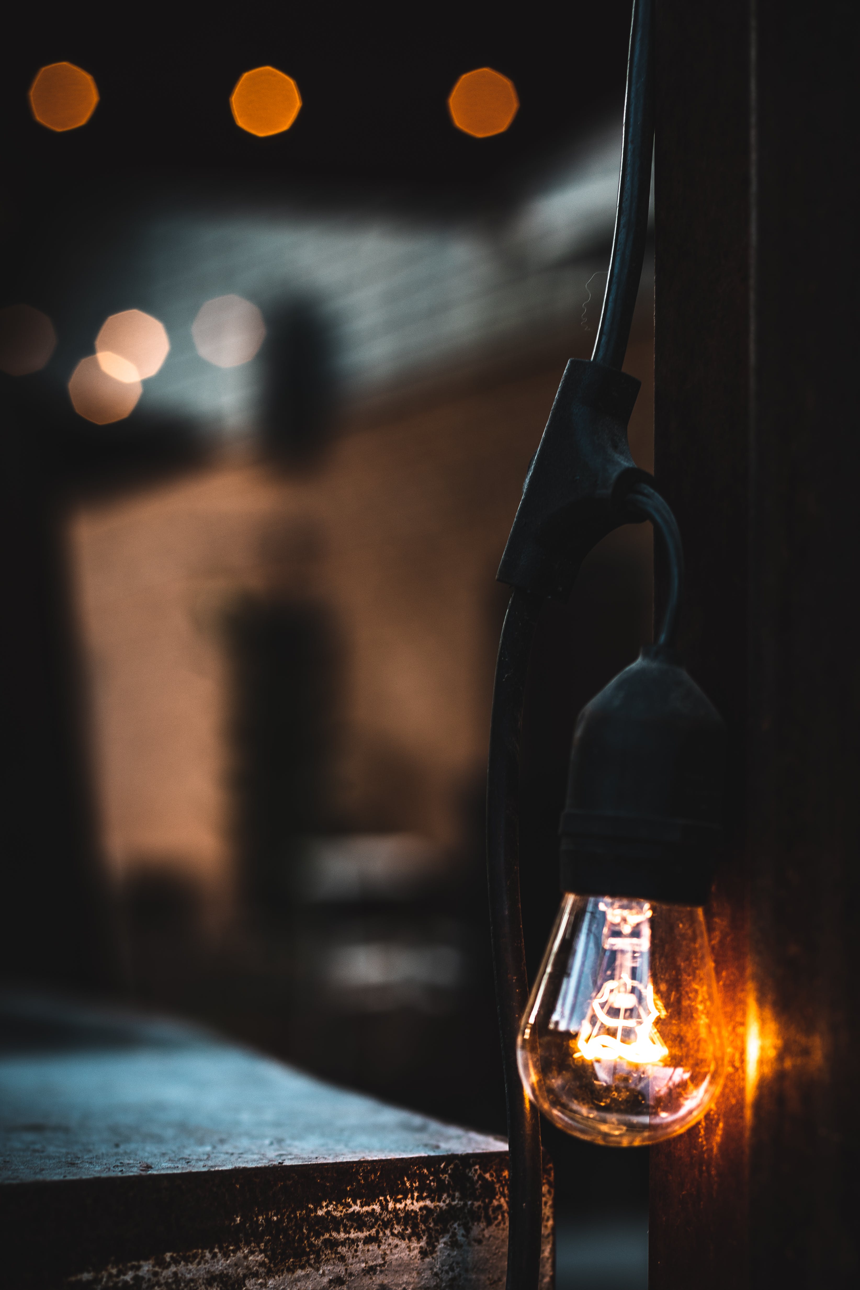 Bulb on Water · Free