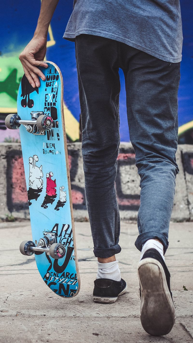 Download wallpaper 800x1420 skateboard