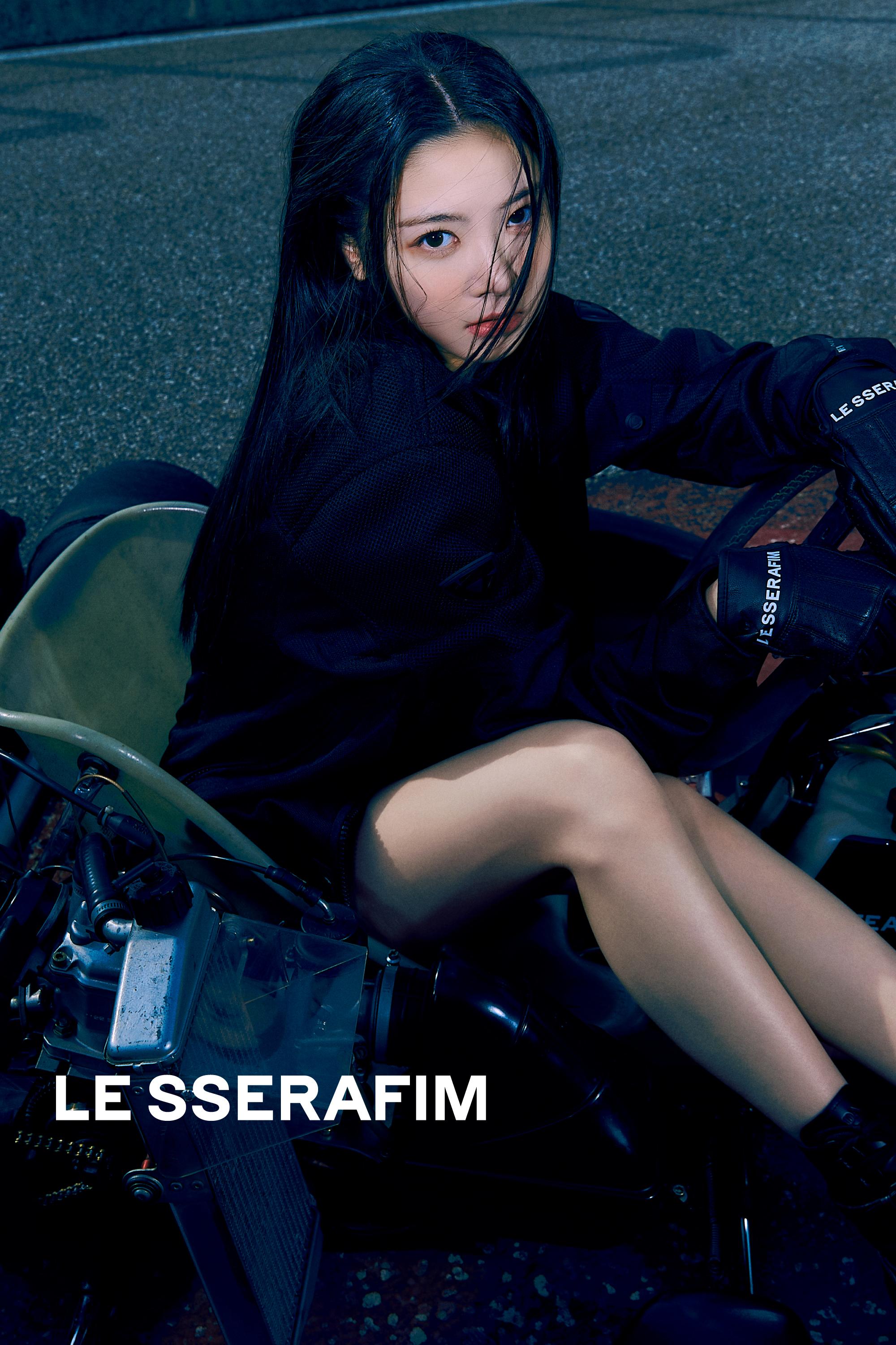 LE SSERAFIM Fearless Teaser Photo 1