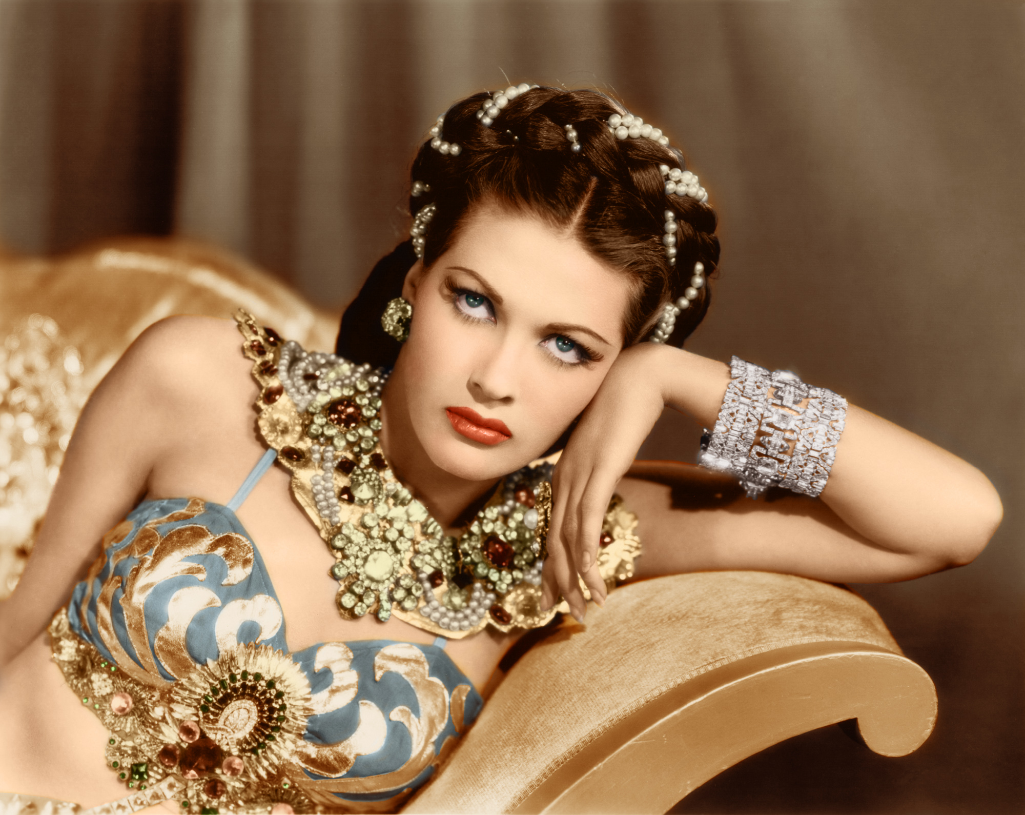 Celebrity Yvonne De Carlo HD Wallpaper