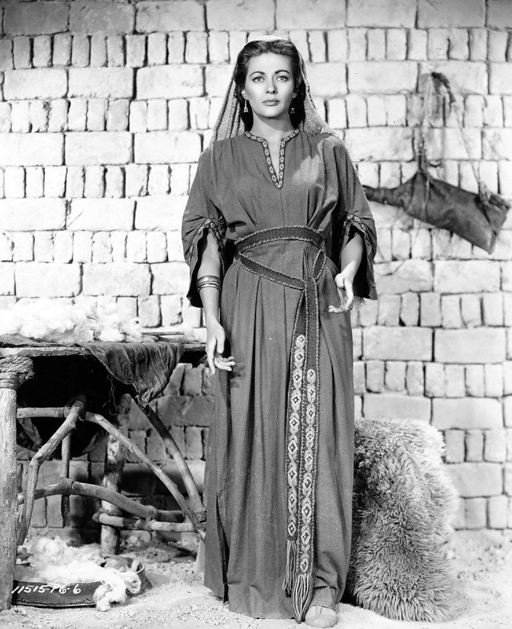 TEN COMMANDMENTS. Yvonne de carlo