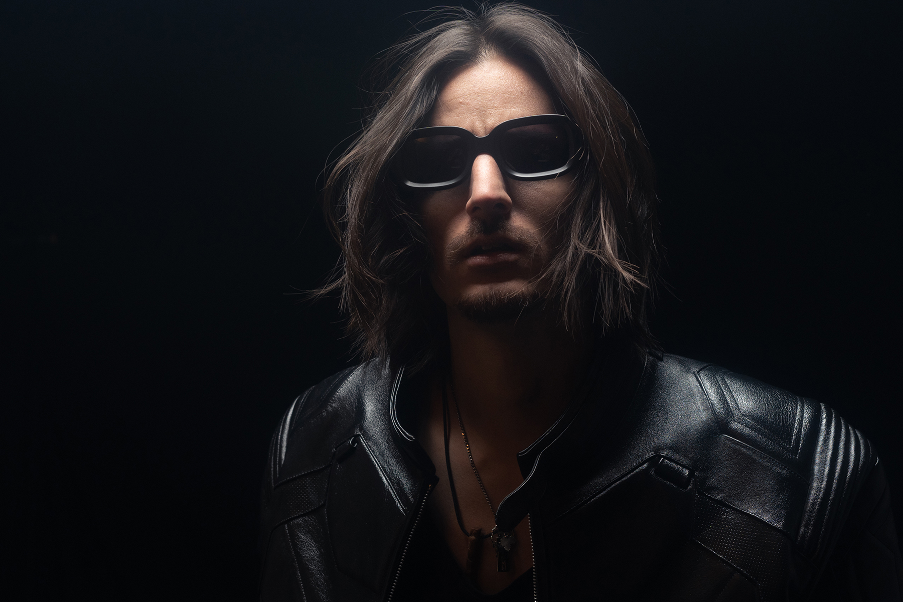 Darker' Side on New Song 'Istanbul