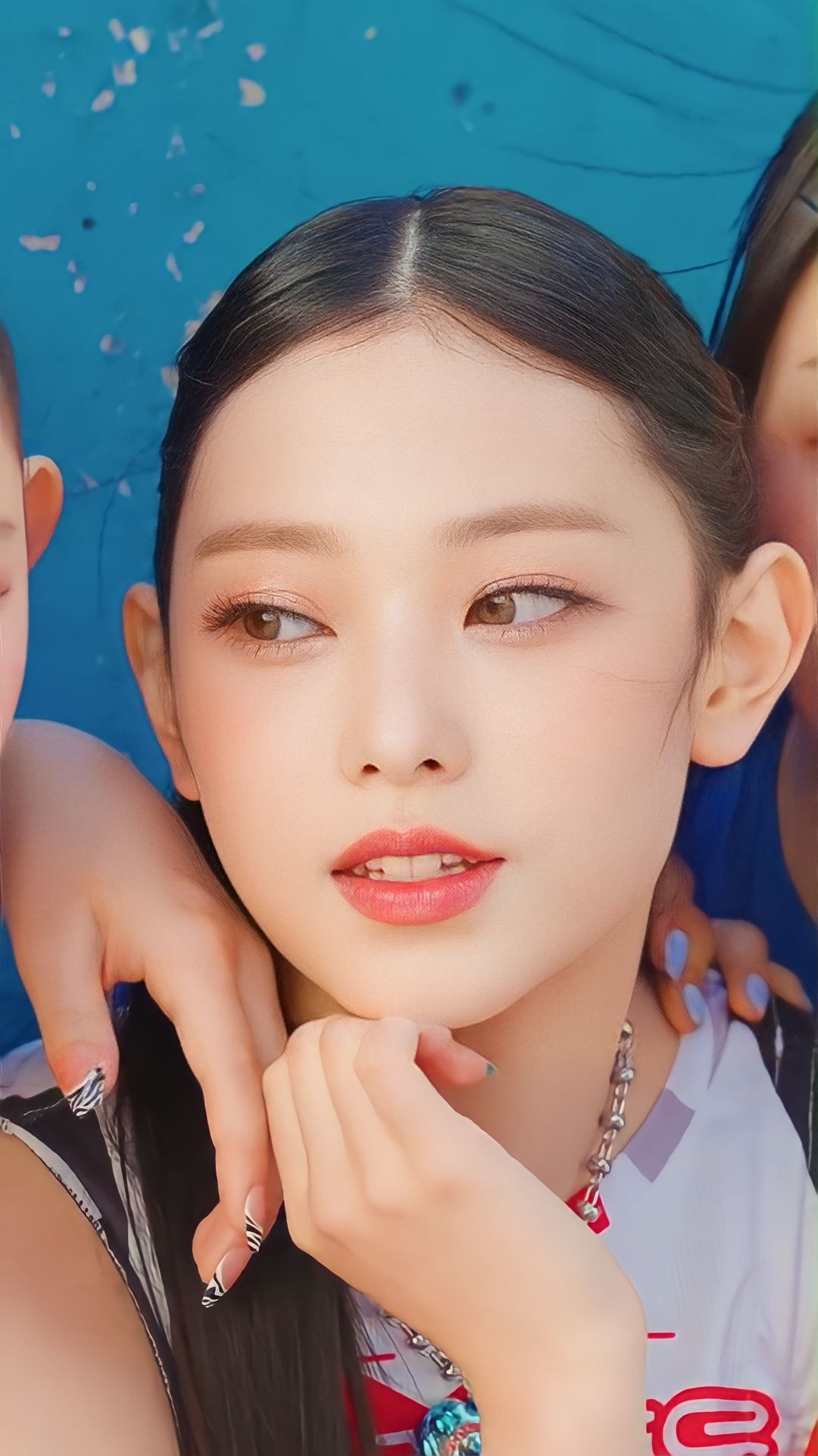 New Jeans Super Shy wallpaper. Celebs