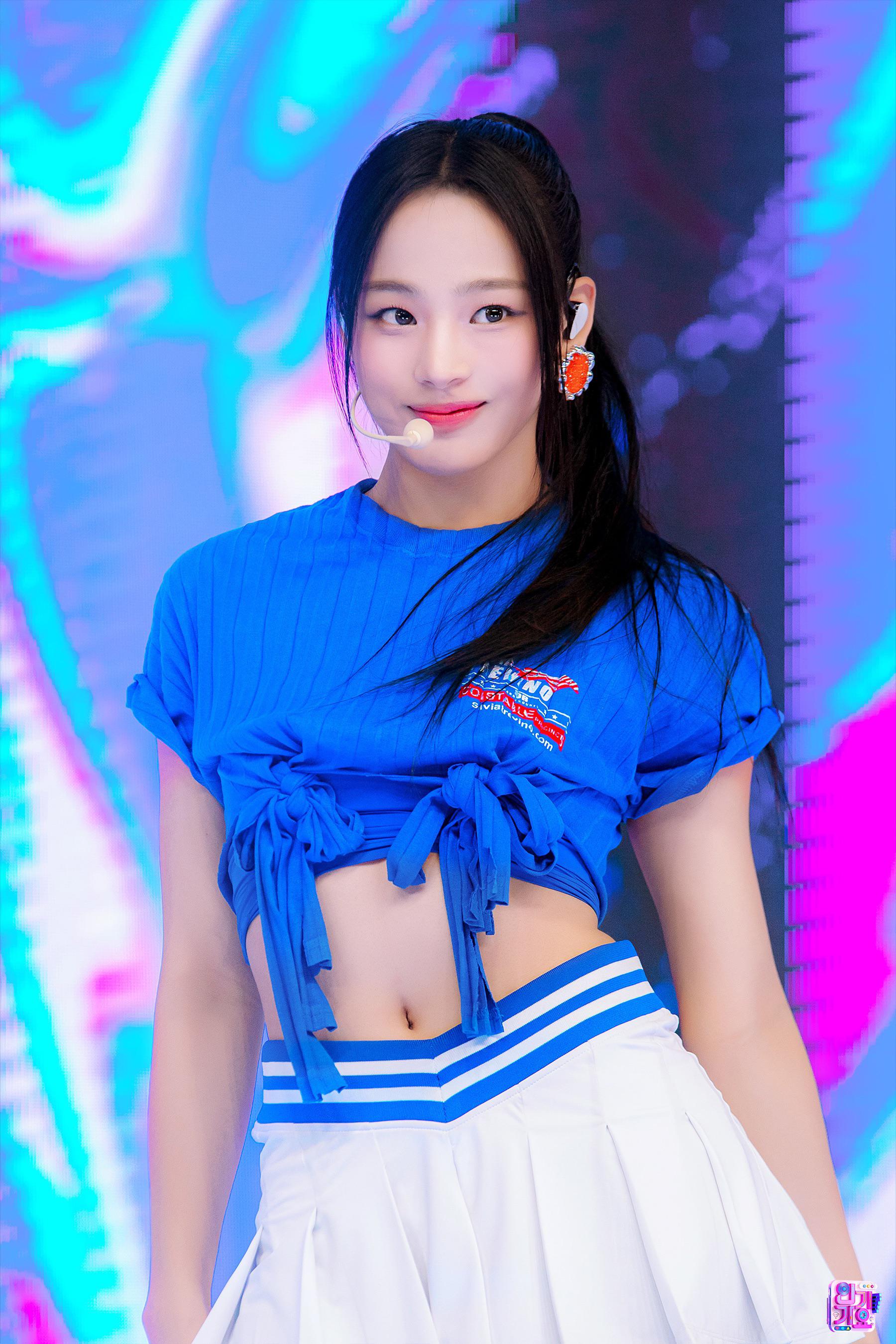 NewJeans 'Super Shy' SBS