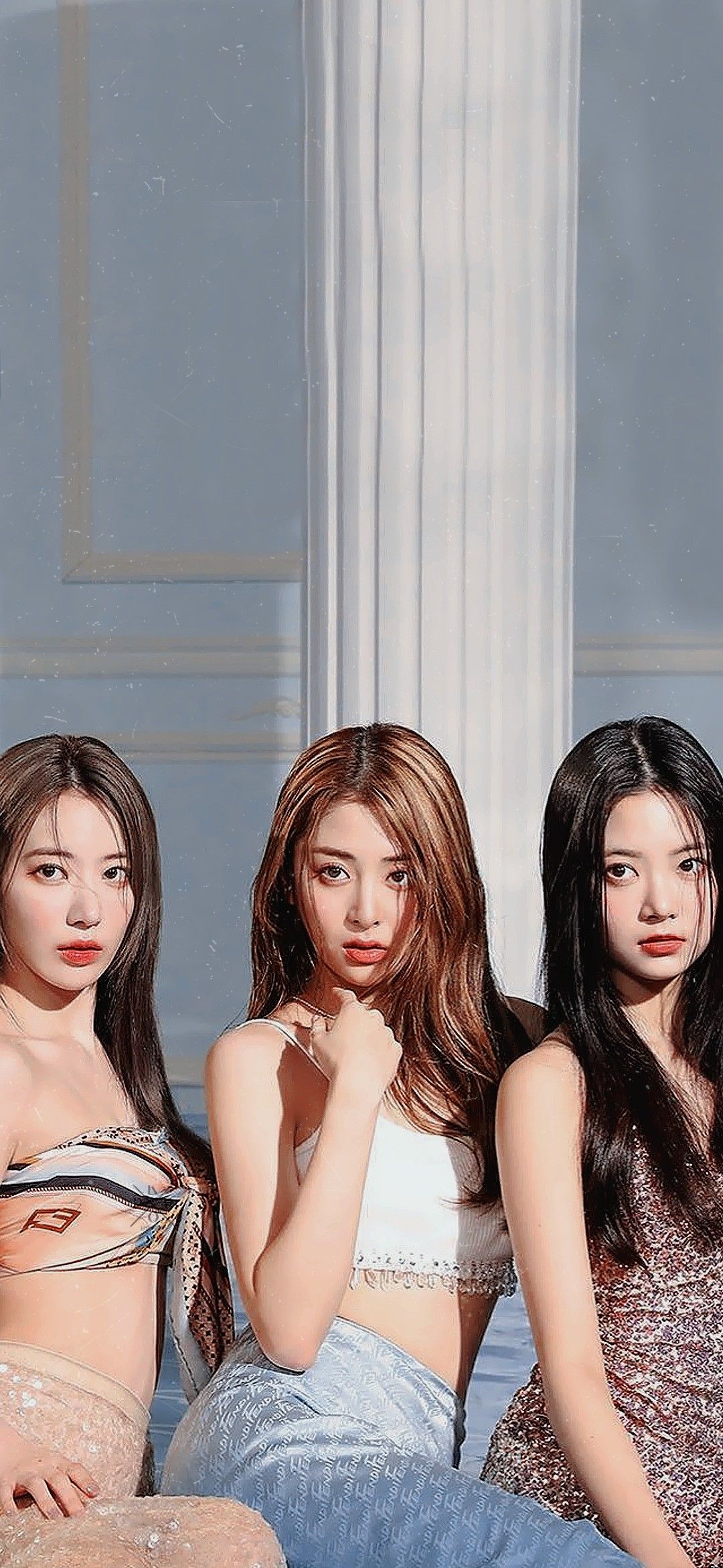 르세라핌) WALLPAPER. Yunjin kim