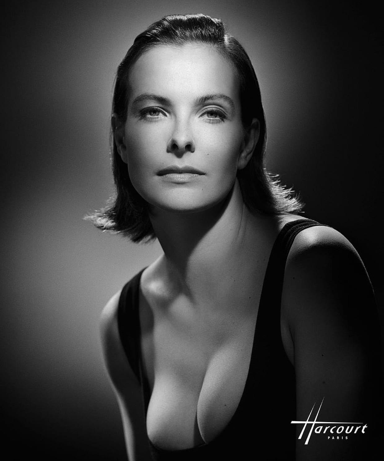 Carole Bouquet, divine sous le halo de