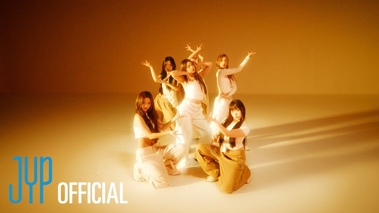 NMIXX “Love Me Like This Performance