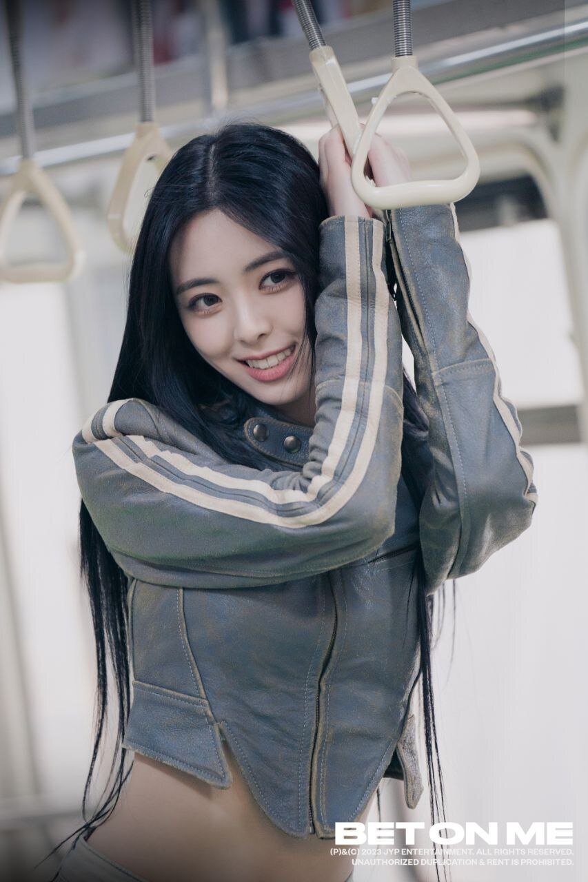 ITZY 'BET ON ME' Concept Photo