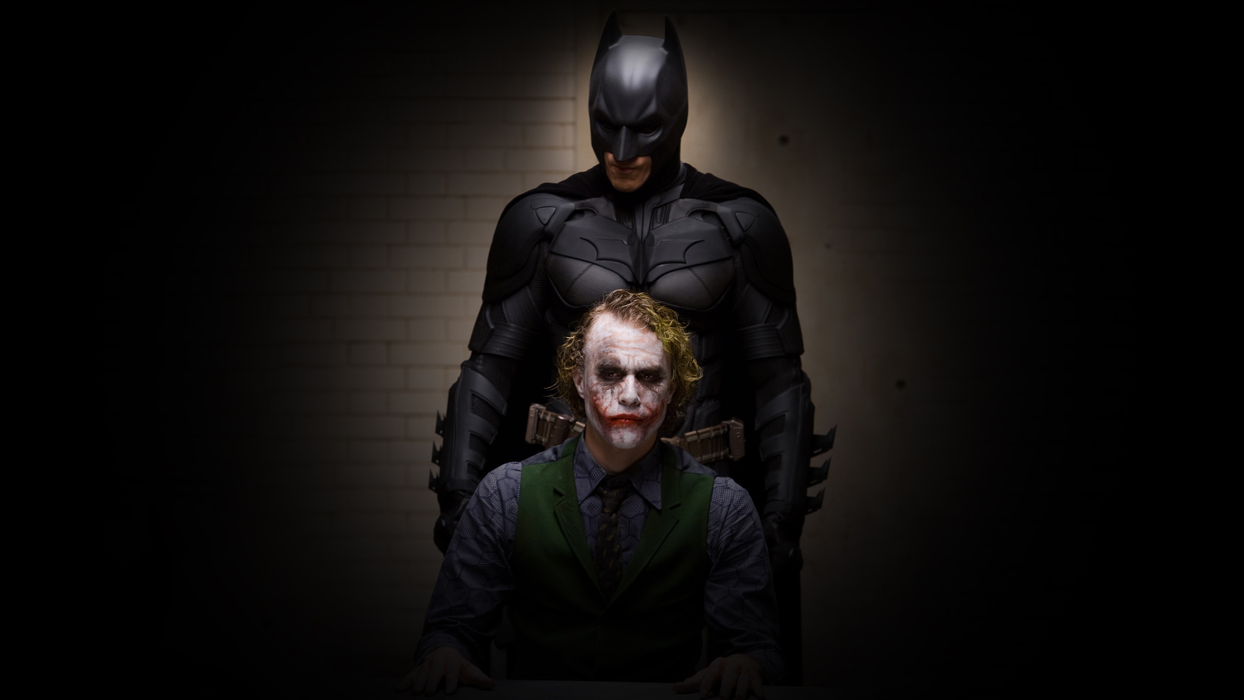The Dark Knight 2560x1440 HDTV Wallpaper
