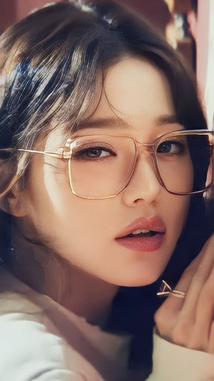 IVE 아이브 'Off The Record' MV. Pretty