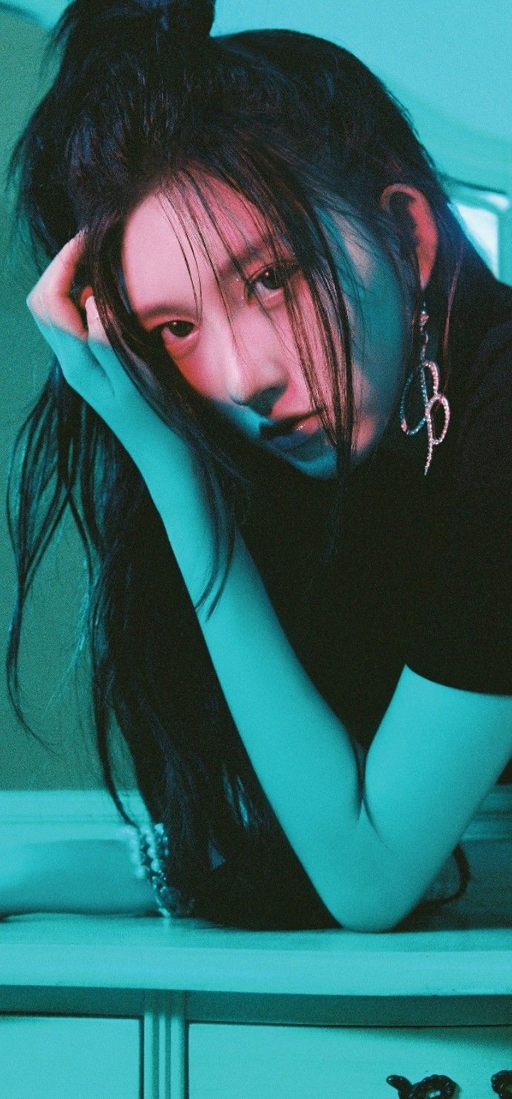 I'VE GAEUL EITHER WAY WALLPAPER