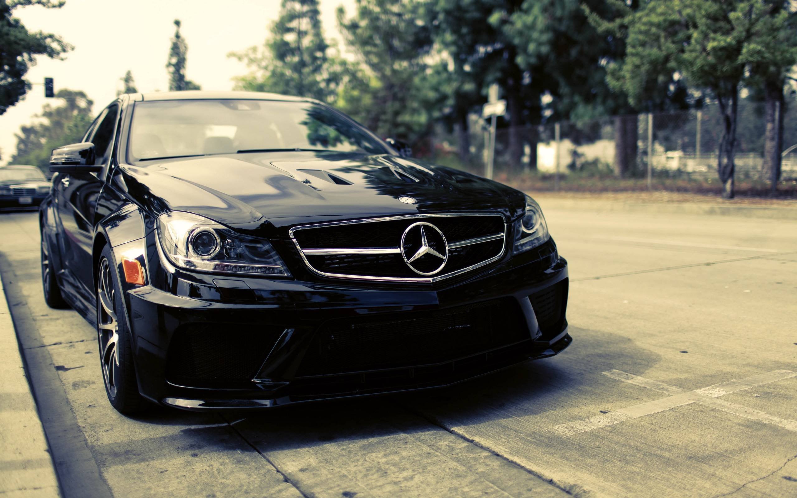 Mercedes Benz W204 C63 AMG 2560x1600
