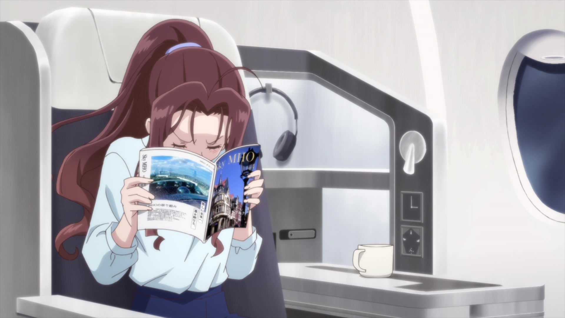 Royal Lady with the Lamp Image