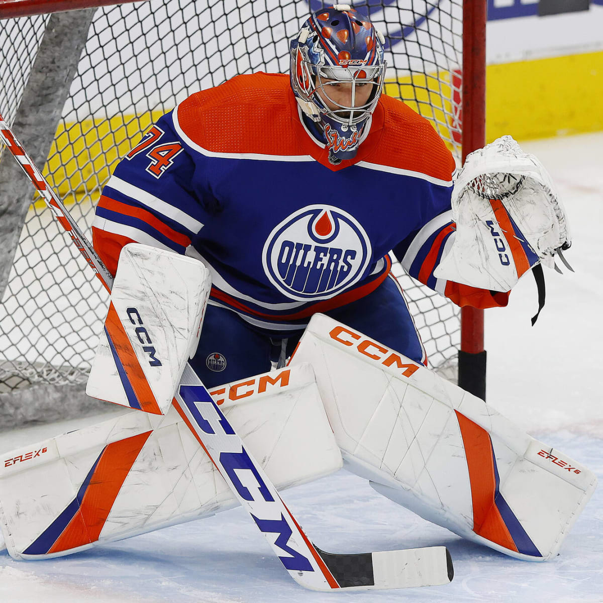 Oilers sign goalie Stuart Skinner to