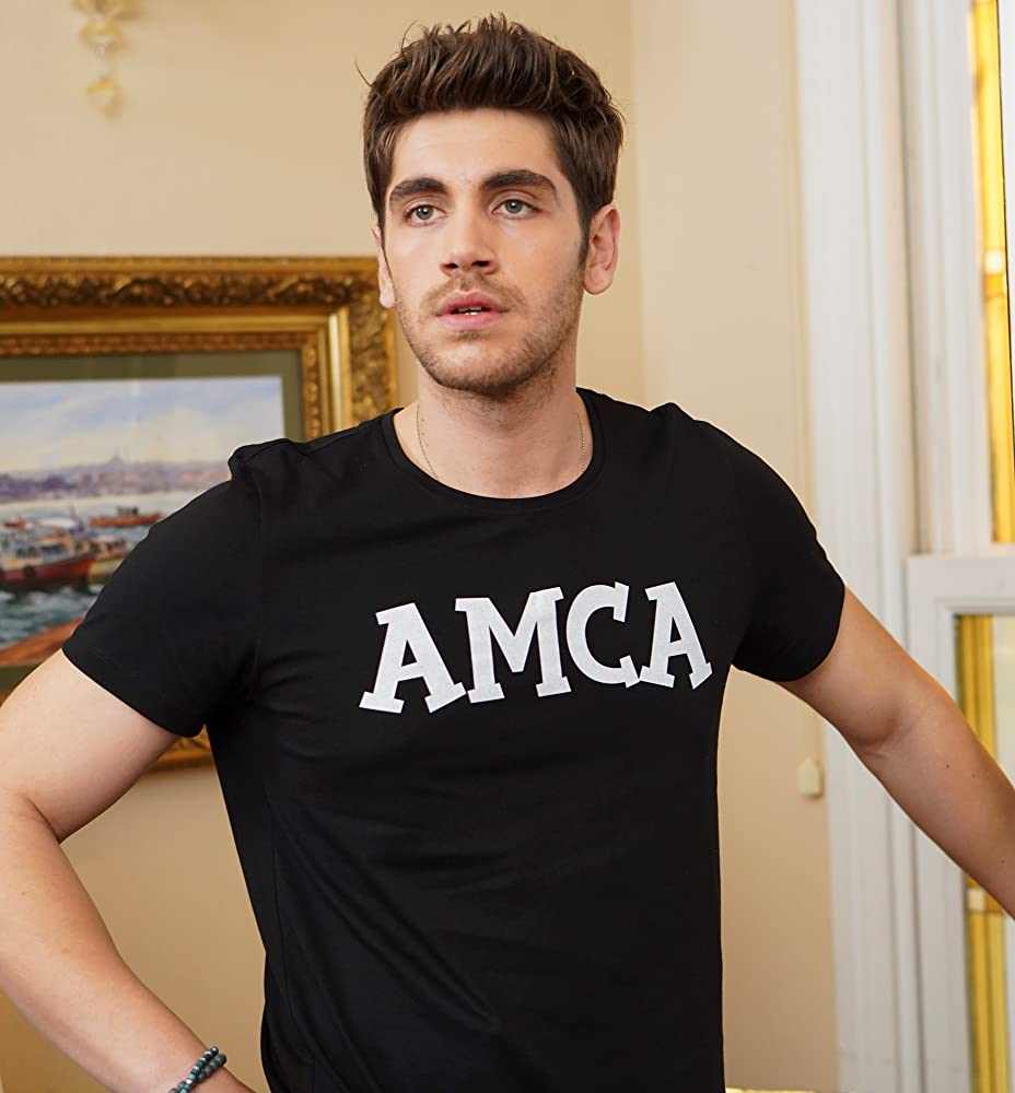 Elimi Birakma (2018 2019). Vogue Men