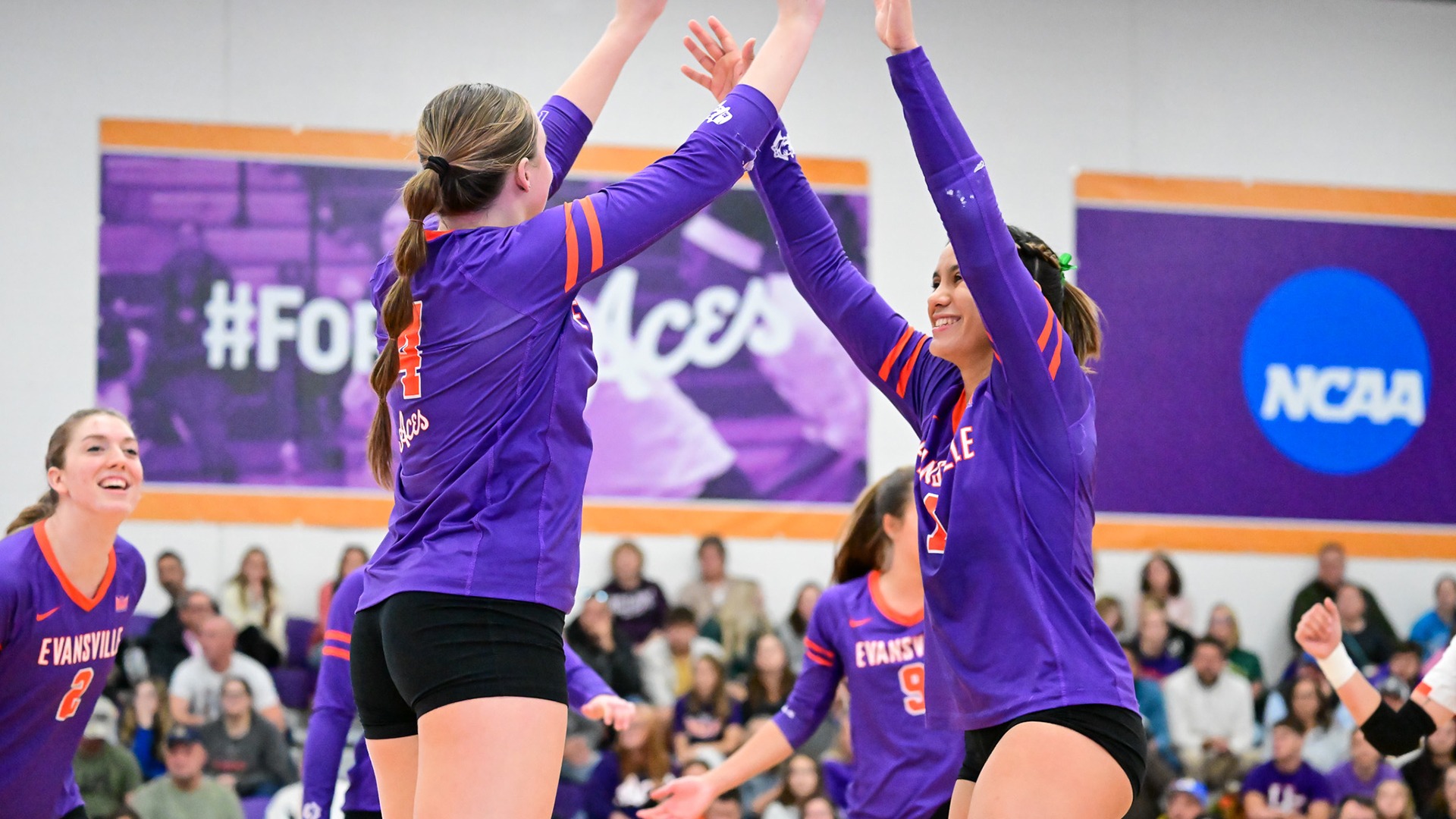 Volleyball defeats Racers to complete