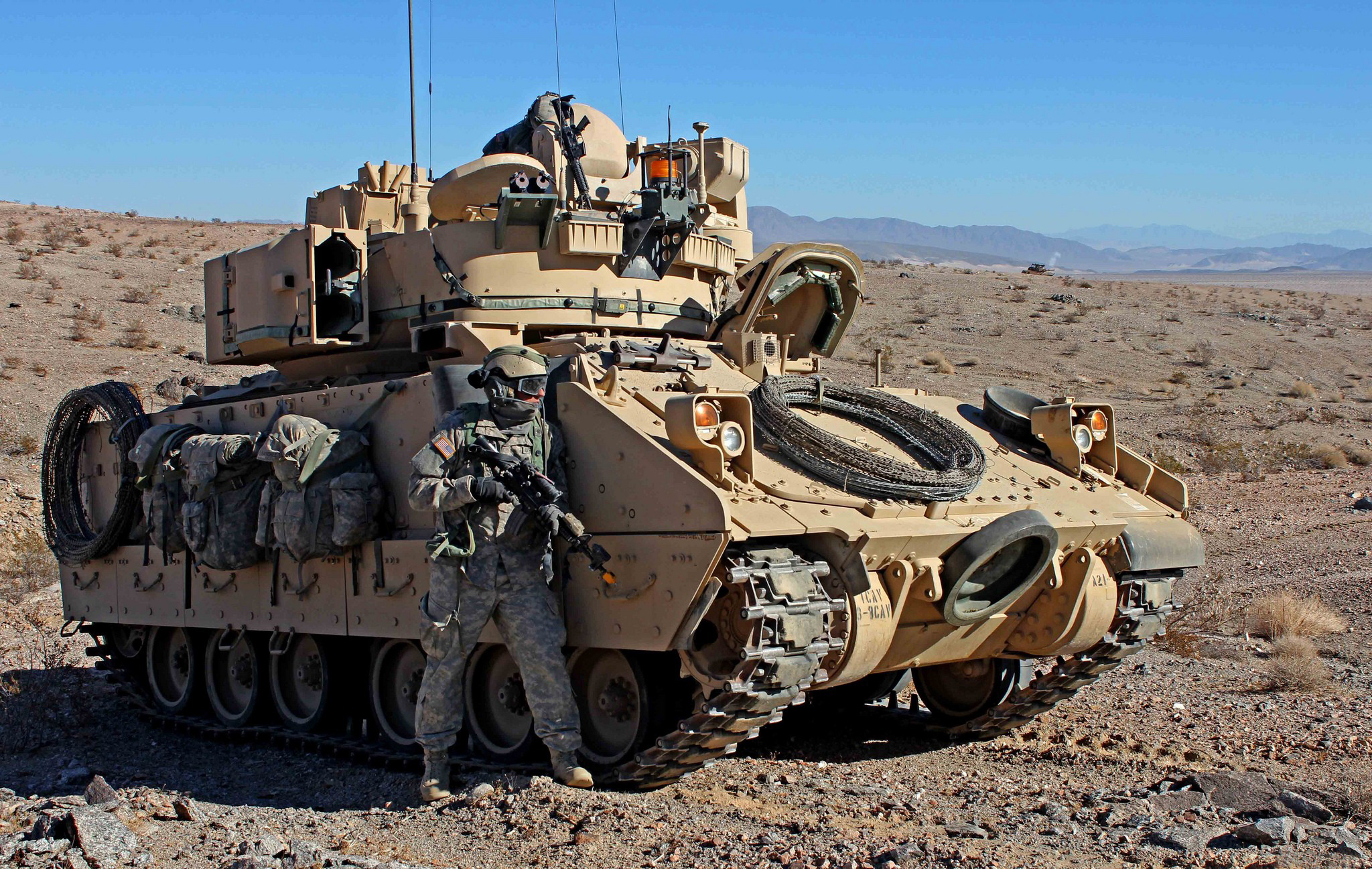 M2 Bradley IFV (Infantry Fighting Vehicle)