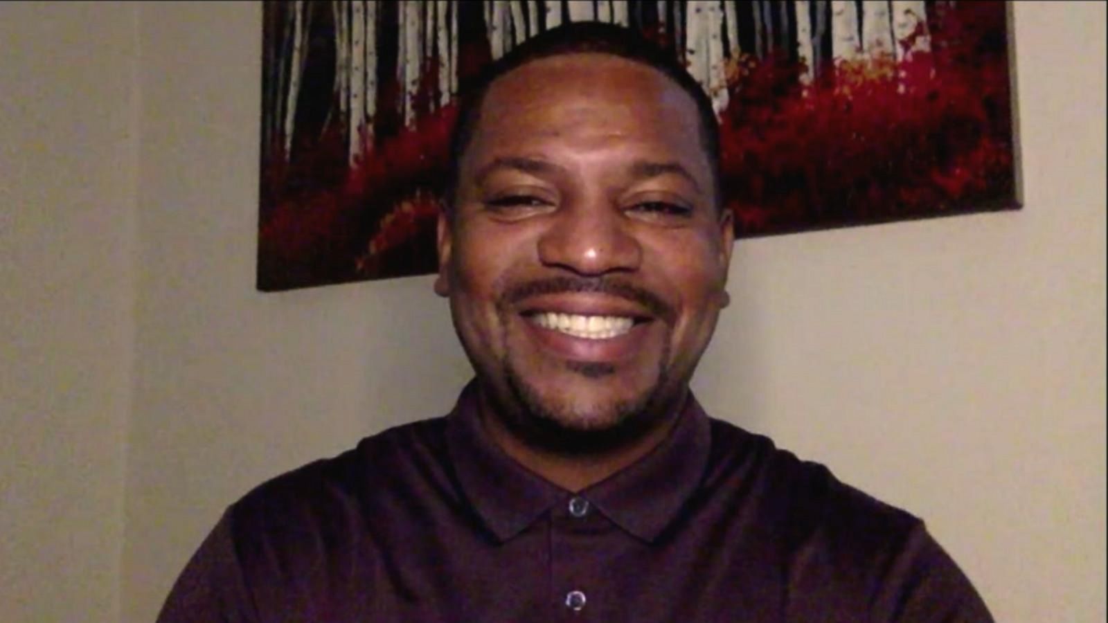 Mekhi Phifer shot 2 shows during