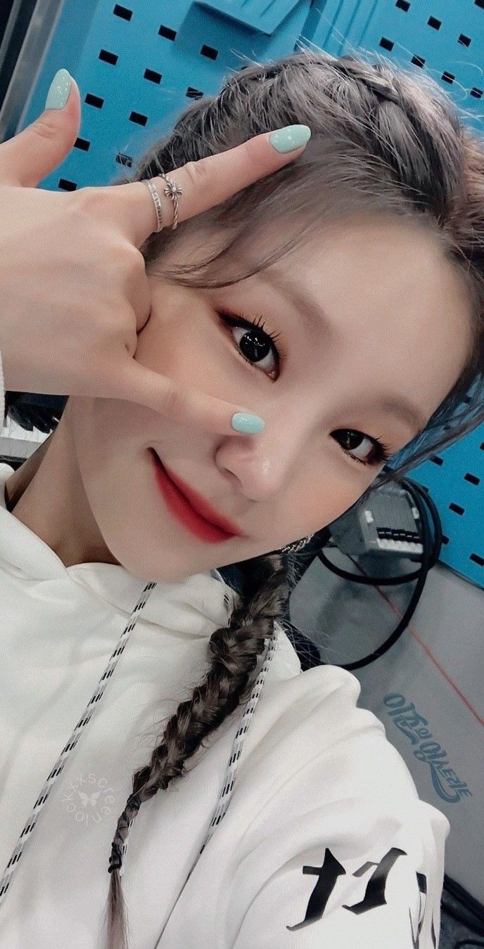 YeJi, LIA, RyuJin, ChaeRyeong & YuNa