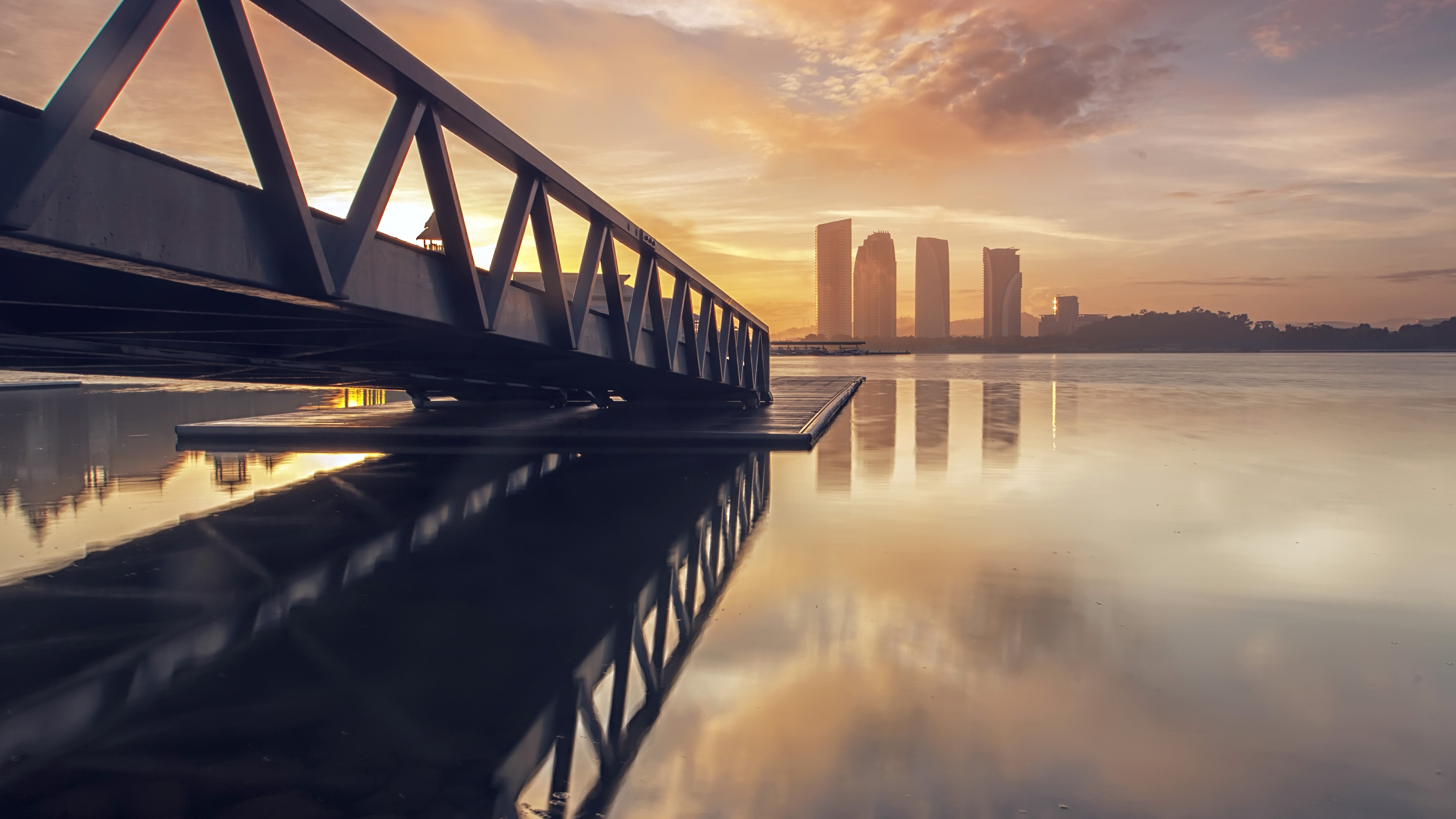 City Night Success 3million River