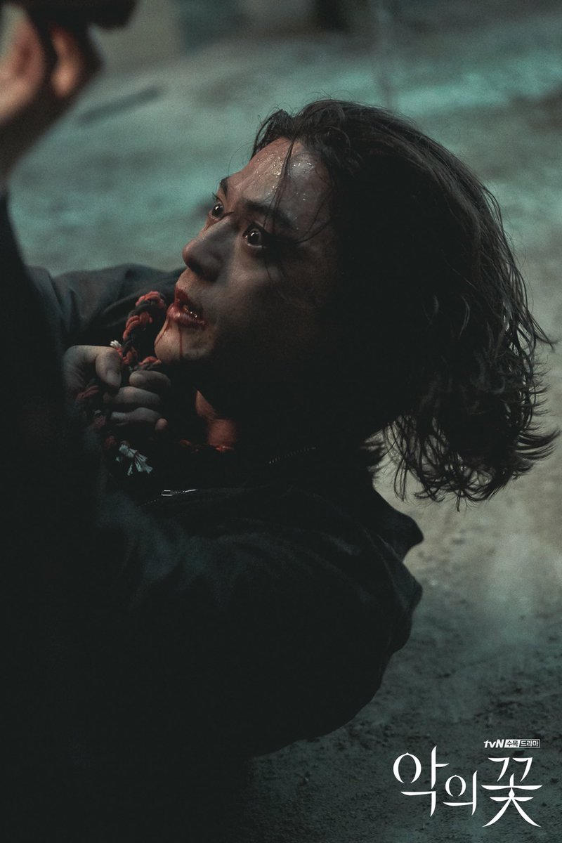 Lee Joon Gi And Kim Ji Hoon Face Off