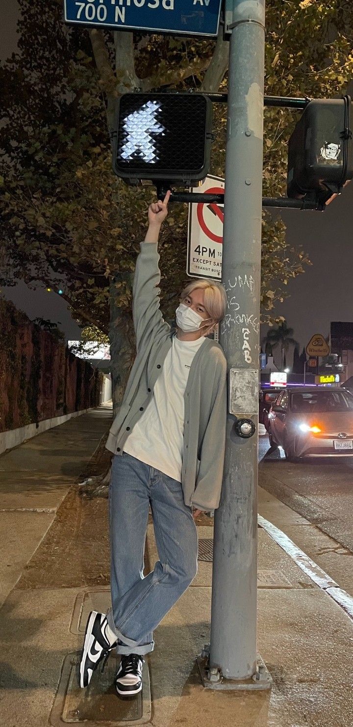 THEO WALLPAPER LOCKSCREEN. Boyfriend