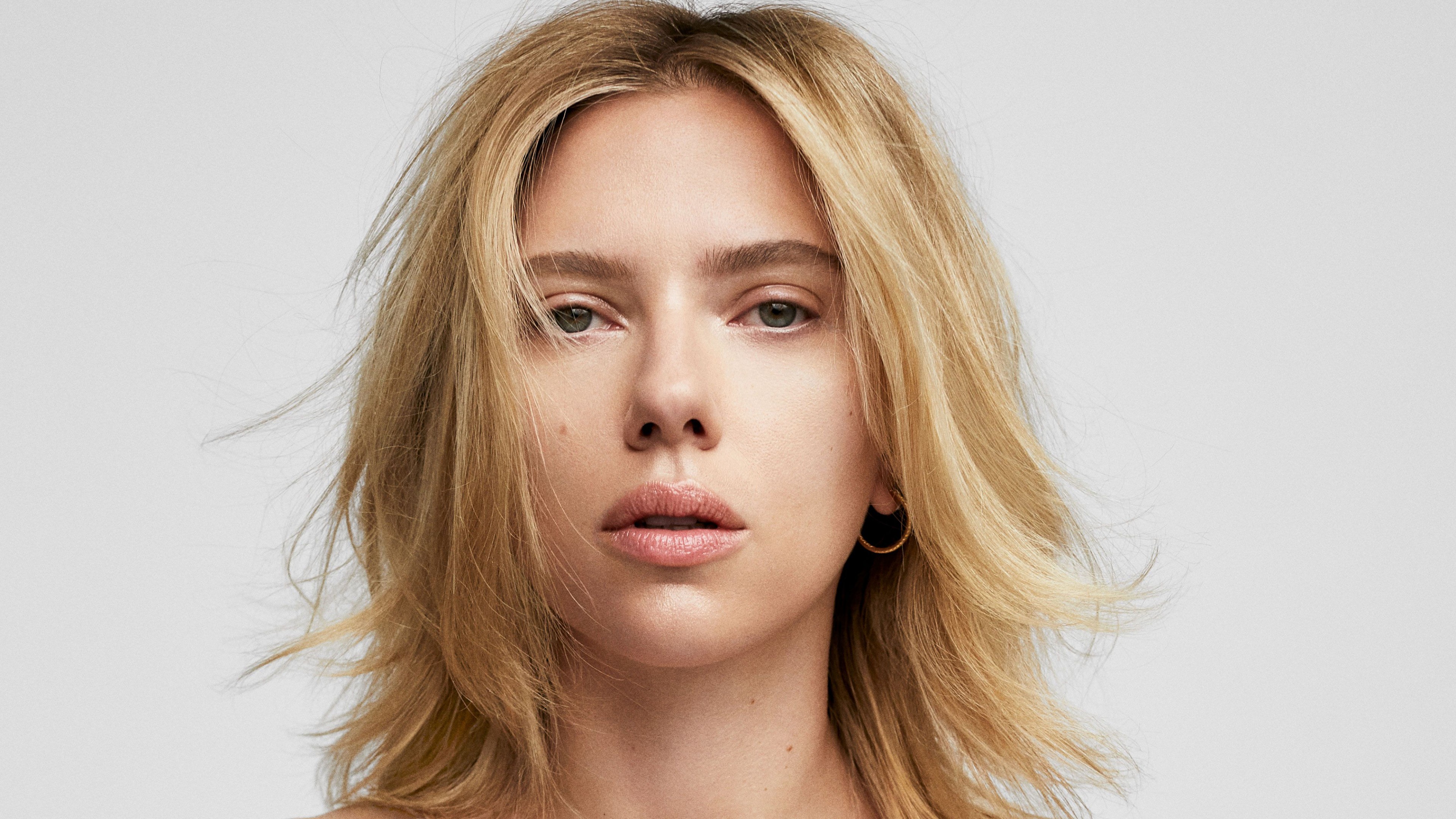 Scarlett Johansson with no make up
