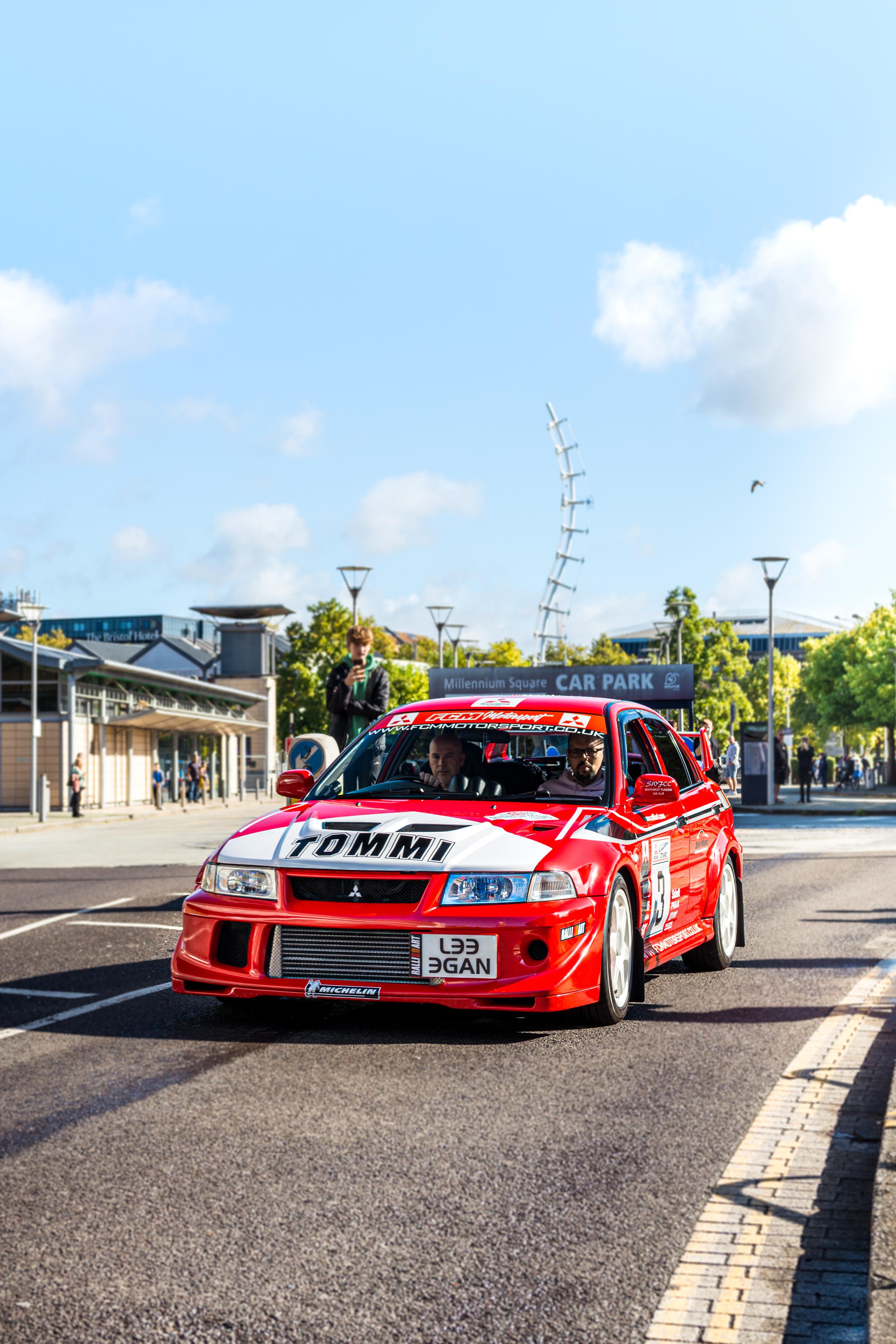 Tommi Mäkinen Lancer Evo 6, leaving a