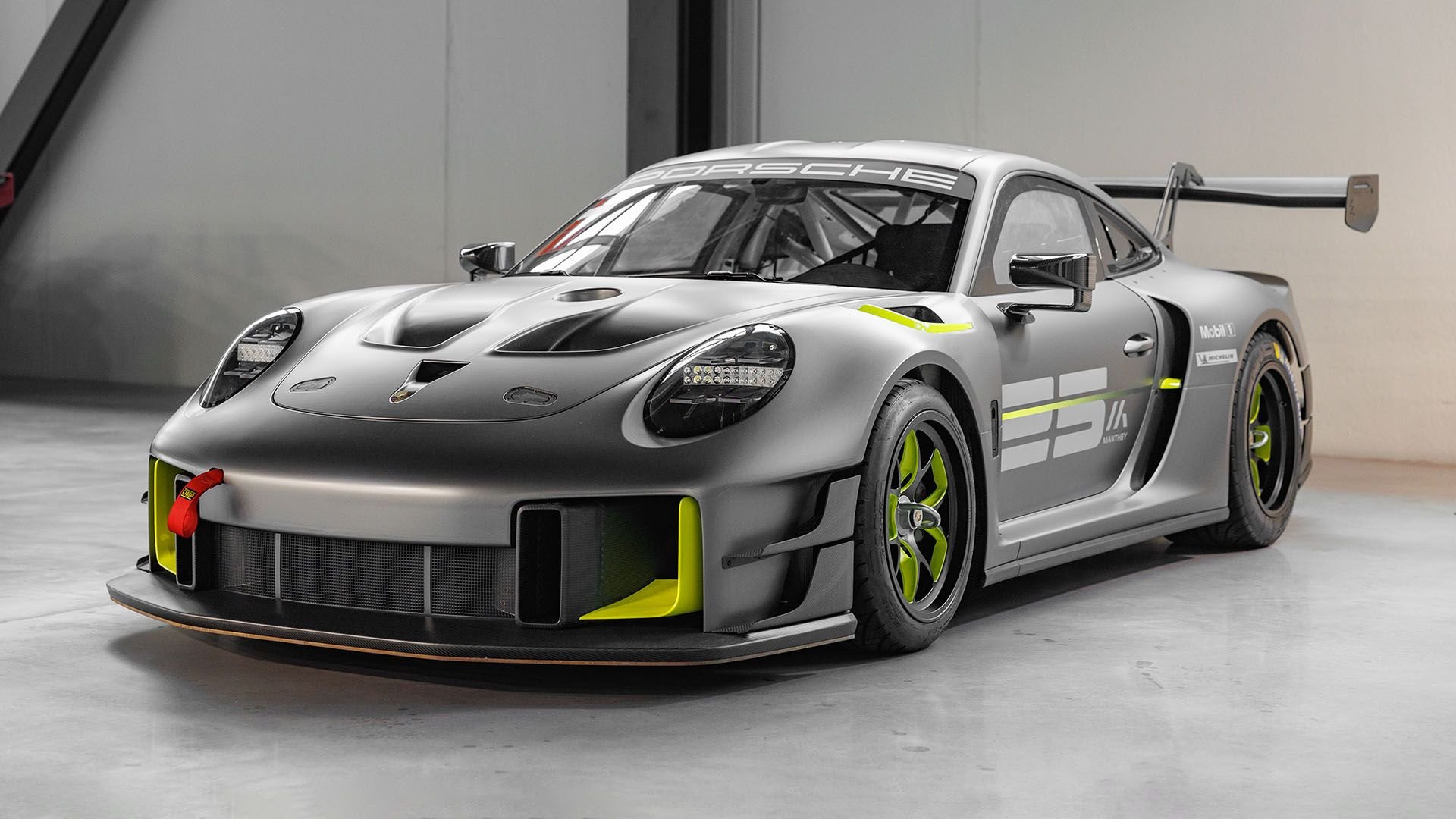 2022 Porsche GT2 RS Clubsport 25