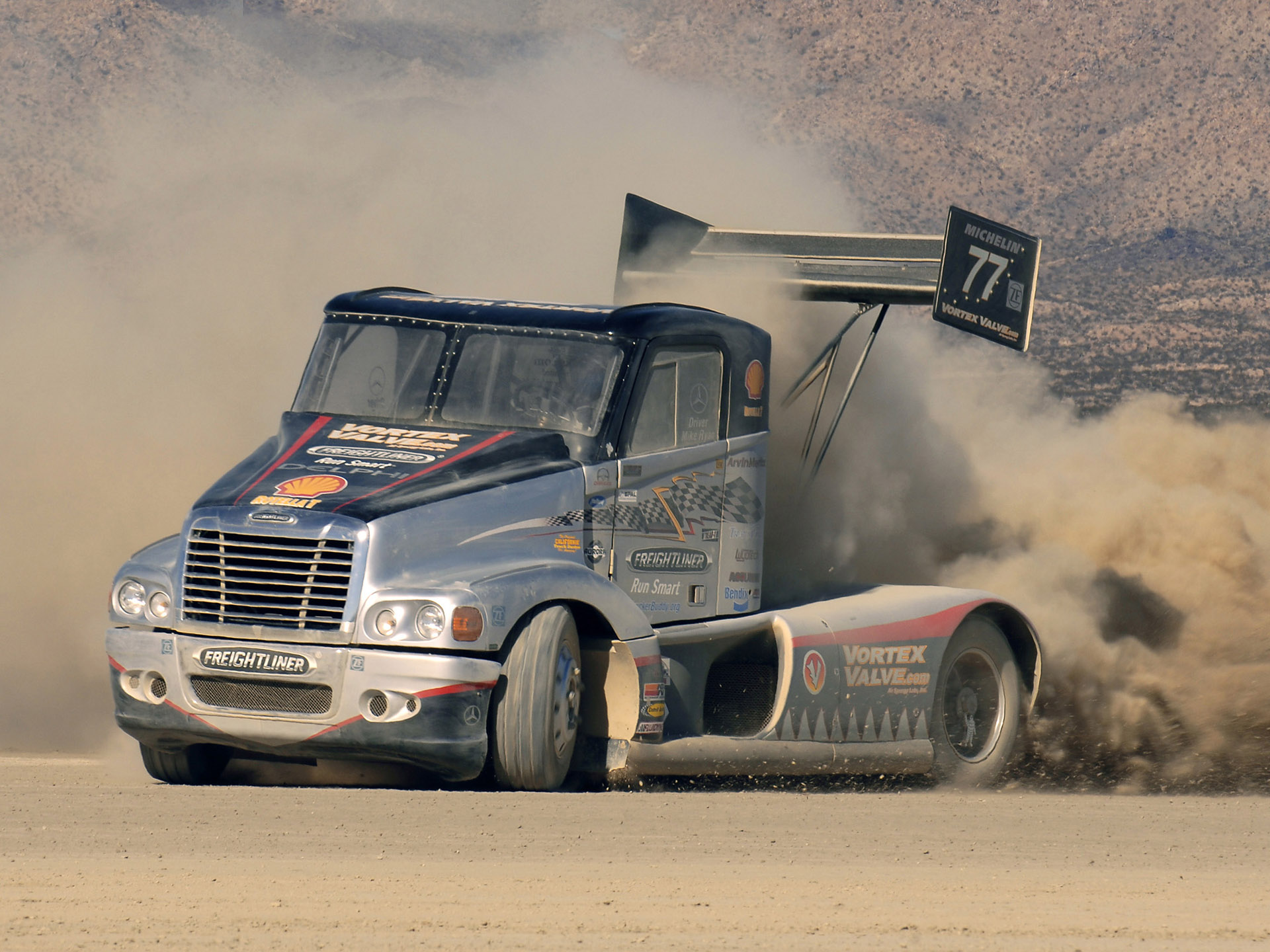 Download Race Truck wallpaper