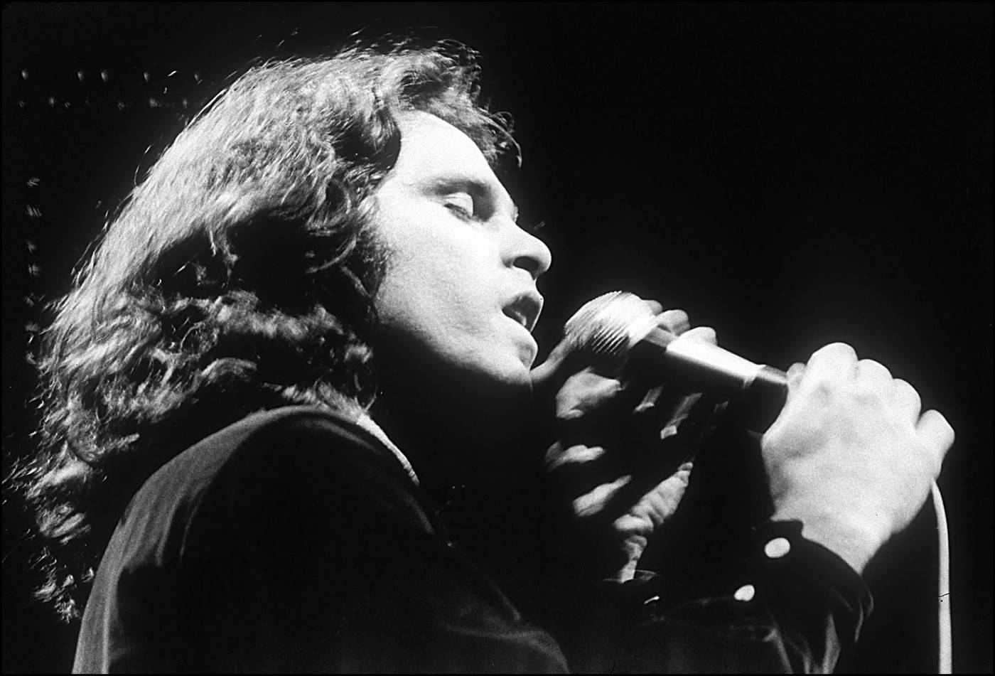 Download Jim Morrison Singing Wallpaper