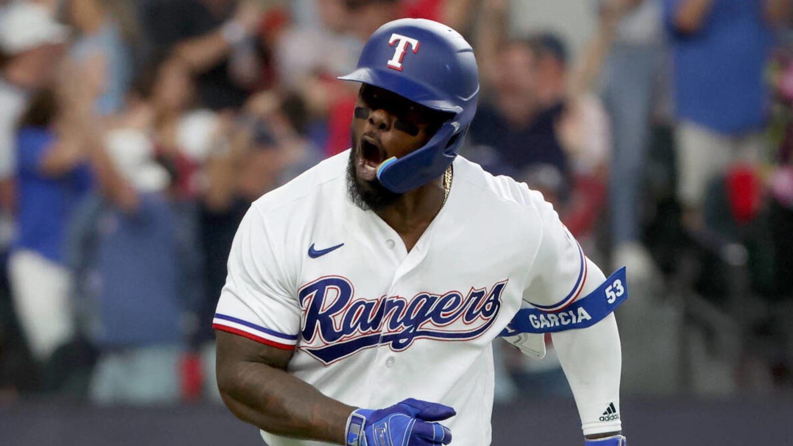 Rangers' Adolis Garcia does epic bat