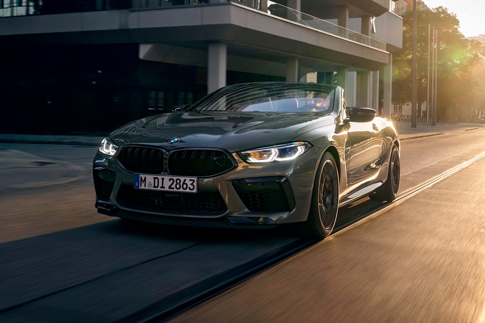 2024 BMW M8 Convertible Exterior Photo