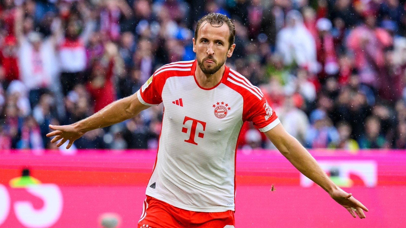 Bayern Munich beat Augsburg