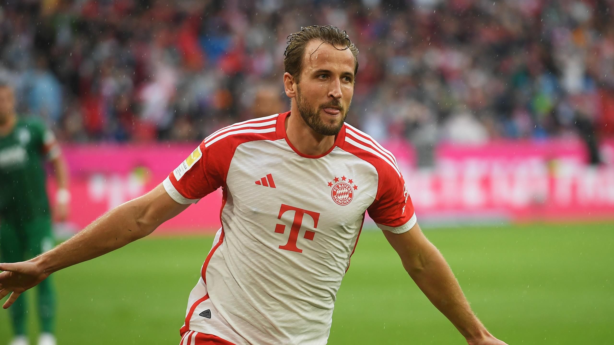 Bayern Munich 3 1 Augsburg: Harry Kane