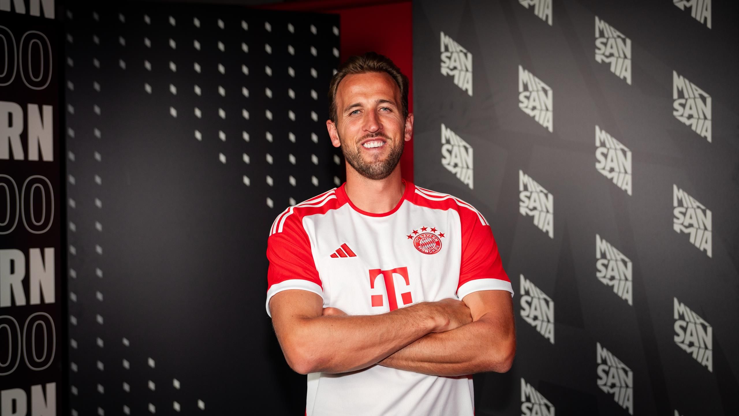 Harry Kane: Bayern Munich sign England