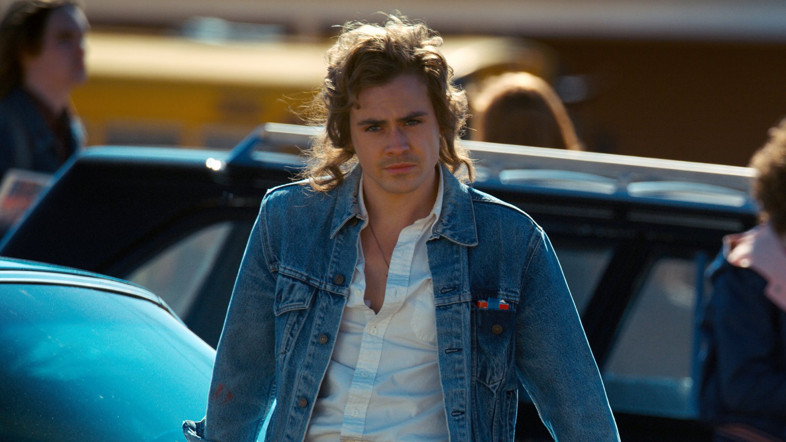 Dacre Montgomery Returned as Billy
