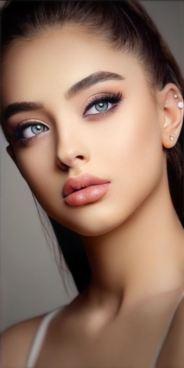 Beautiful face of girl HD wallpaper