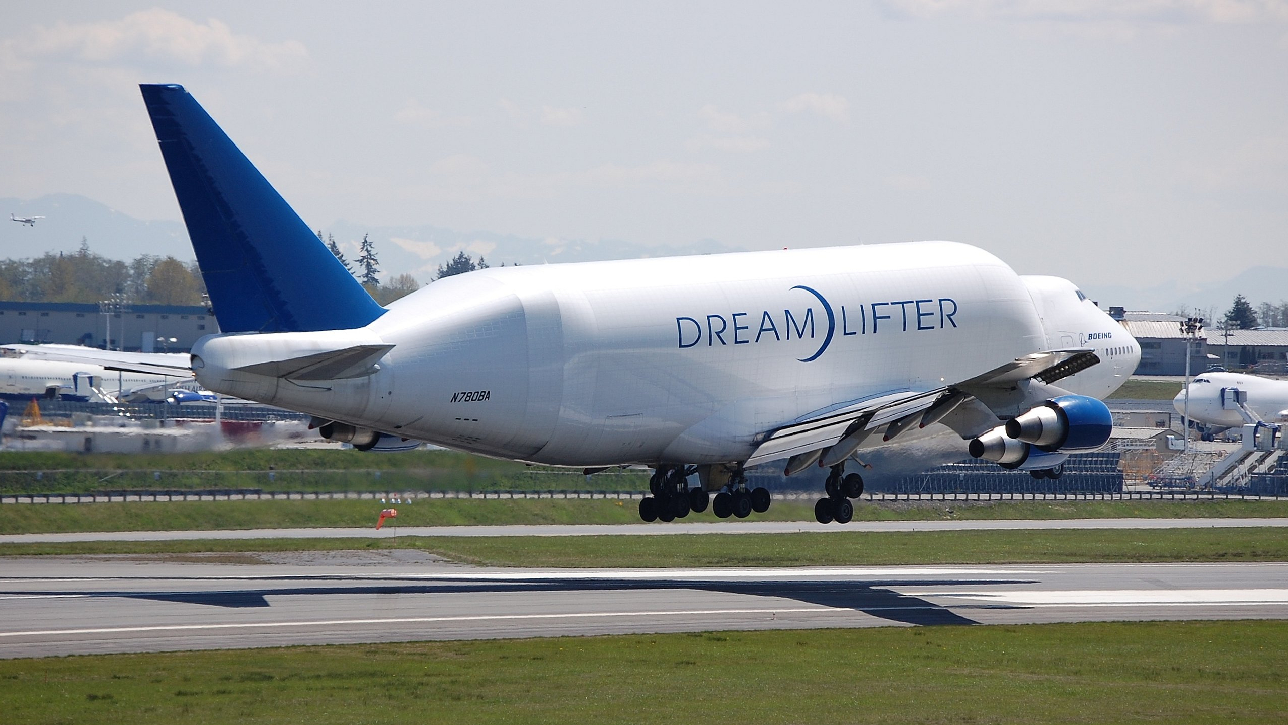 N780BA Boeing 747 409(LCF) Dreamlifter