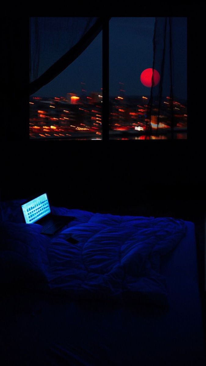 night #sky #bed #laptop #moon
