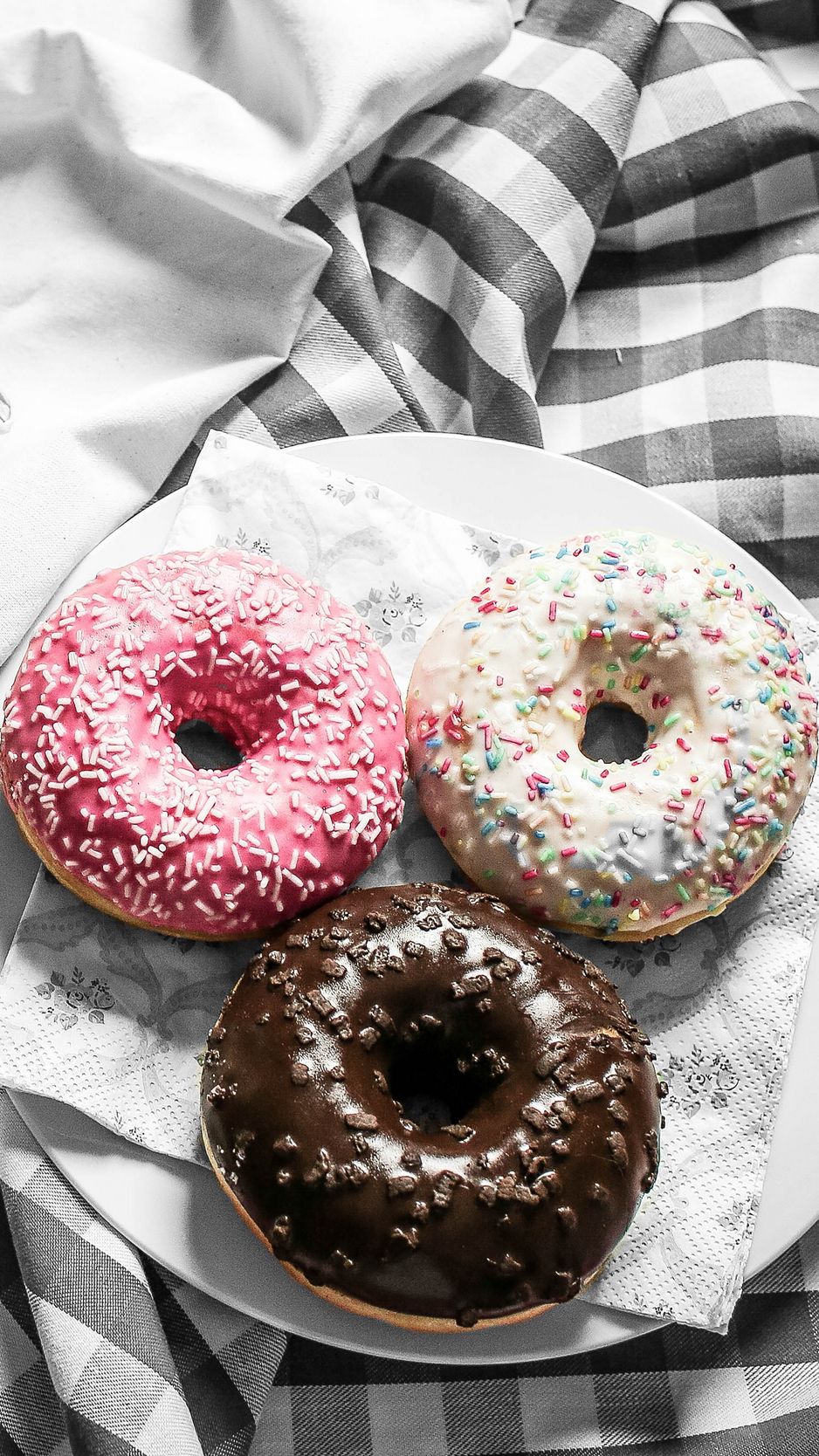 Download wallpaper 938x1668 donuts
