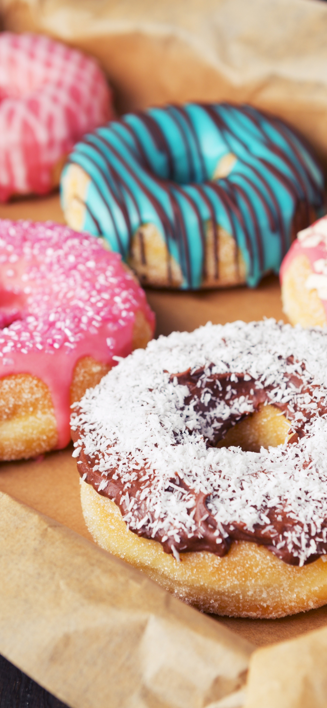 Download wallpaper 1125x2436 doughnut