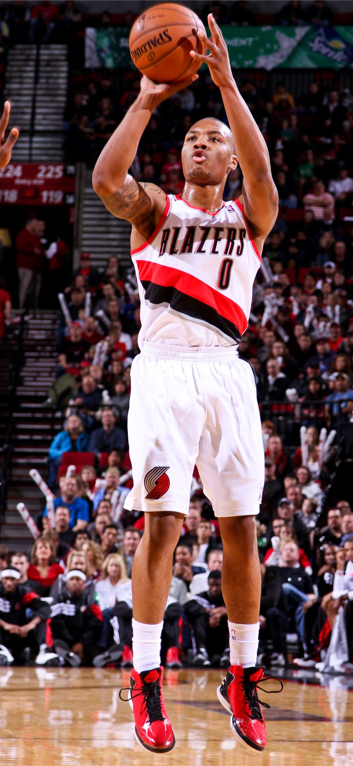 Damian Lillard HD iPhone X Wallpaper