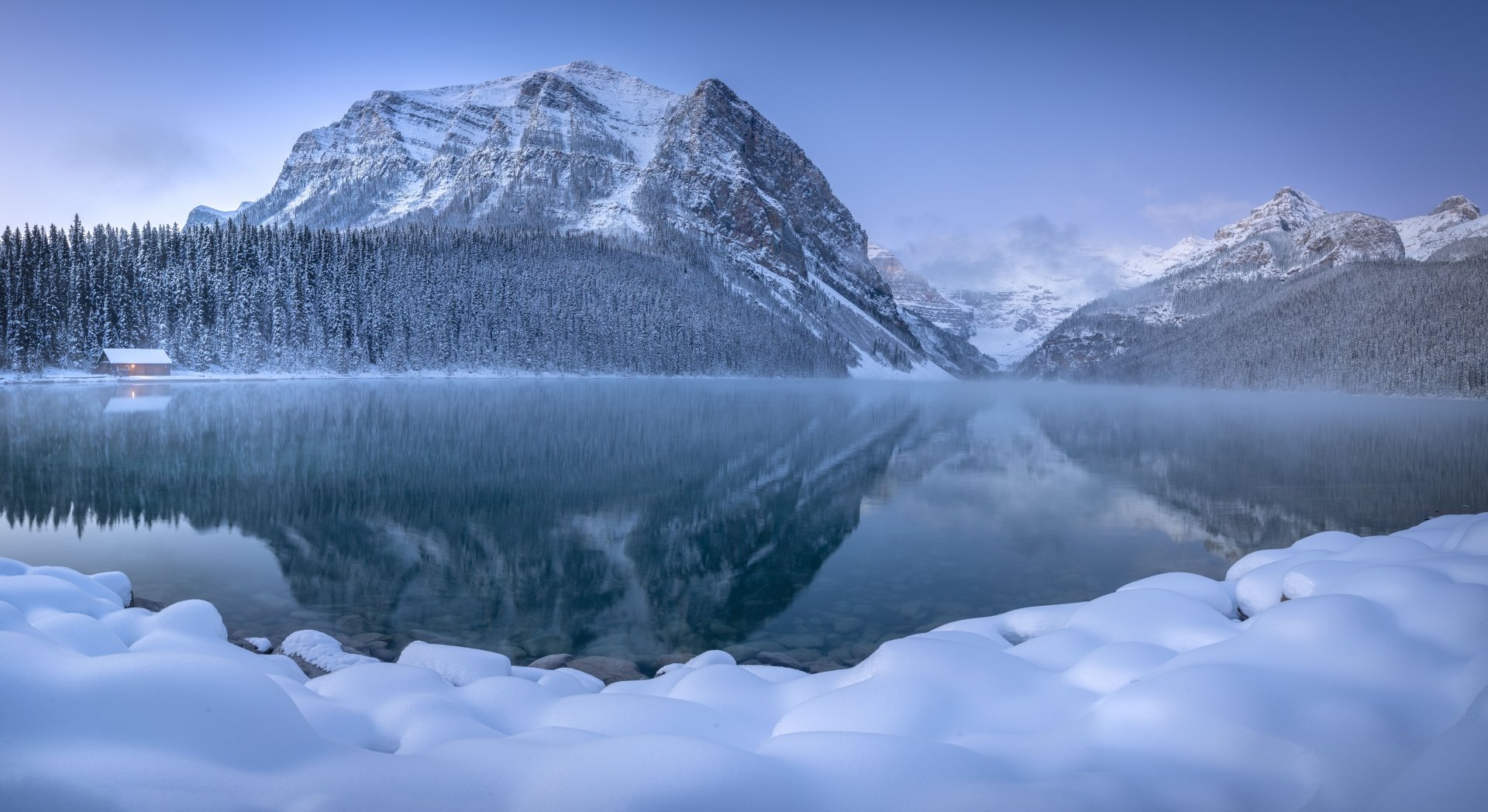 Lake Louise Wallpaper