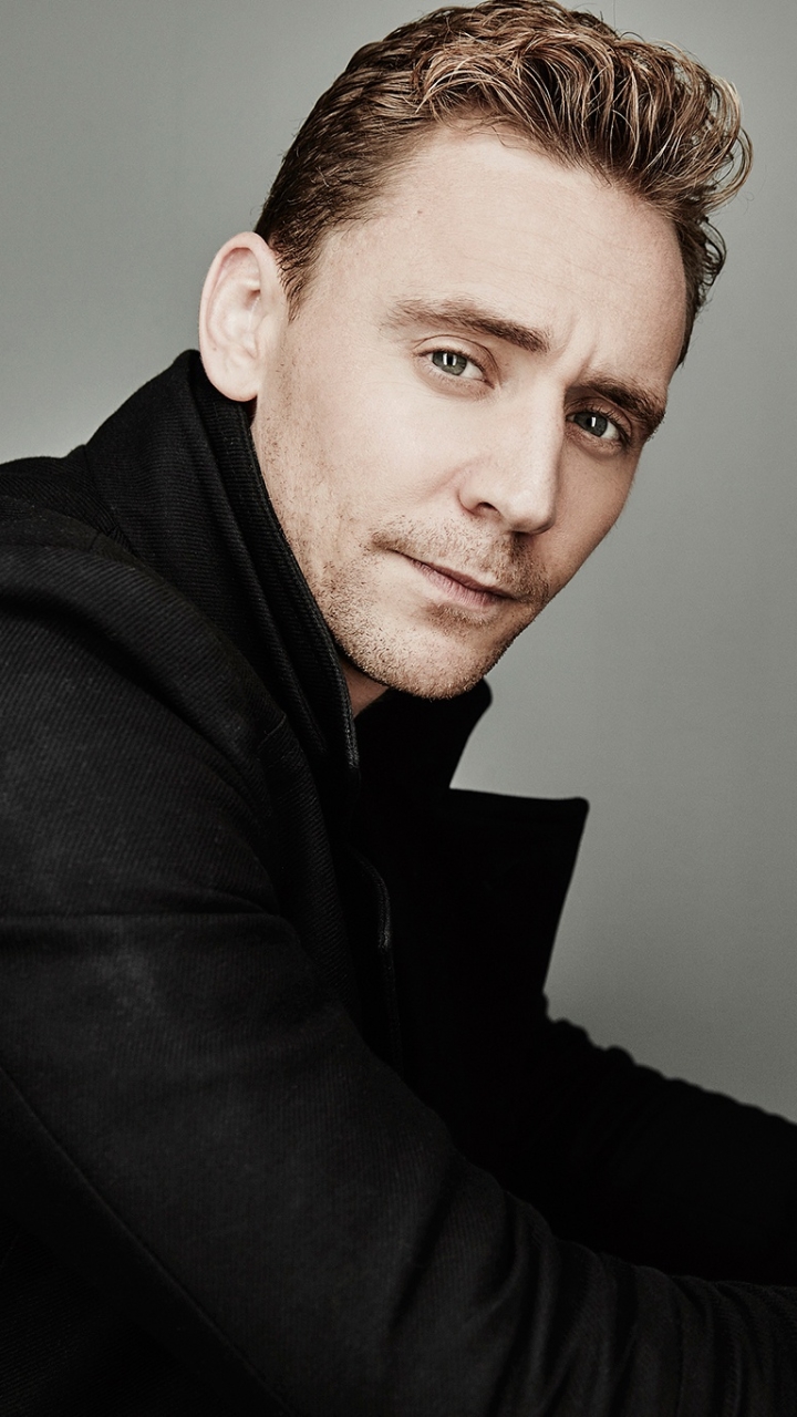 Tom Hiddleston Phone Wallpaper