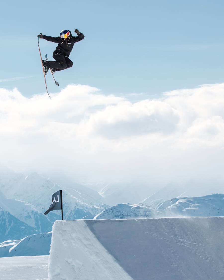 Four: Rising female freeski stars